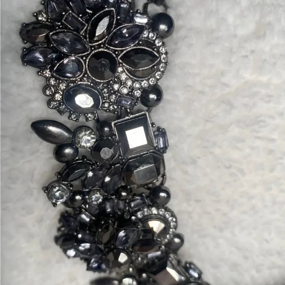 Elegant Silver Statement Necklace - Picture 3 of 3